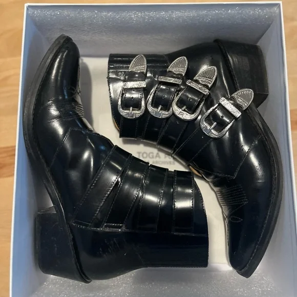 Toga Pulla Four Buckle Western Boot - Picture 9 of 9